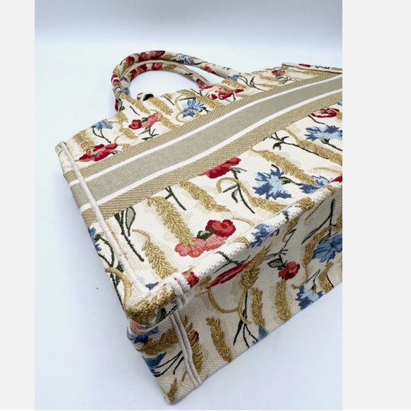 CHRISTIAN DIOR Embroidered Hibiscus Medium Book Tote w/ Dior Mitzah - Picture 13 of 13